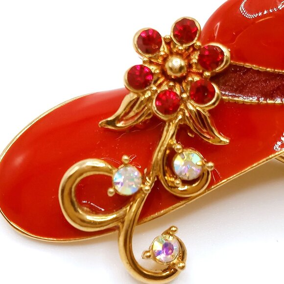 Vintage Avon Brooch Gold Tone Red Enamel Hat Rhinestone Flower Accents Lapel Pin - Picture 4 of 12